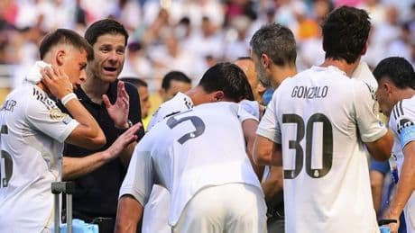 Real gi&agrave; ai piedi di Xabi Alonso che sfida la Juve al Mondiale. Ma arriva una brutta notizia
