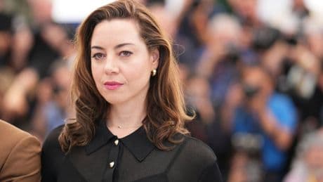 Aubrey Plaza describes grief over husband Jeff Baena's death, likens it to an 'ocean of awfulness'