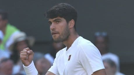Alcaraz show a Wimbledon: annienta Norrie in tre set e vola in semifinale