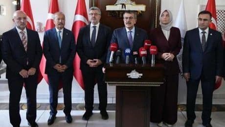 Bakan Tekin, Afyonkarahisar'da ziyaretlerde bulundu