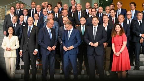 Deutsche Wirtschaft: Mit Merz geht es für Frauen zurück in die Achtziger