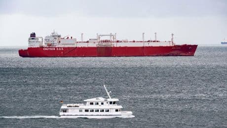 Schiffahrt: LNG-Tanker vor Rügen auf Grund gelaufen