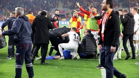 Altay kalecisi Ozan Evrim Özenç'i korner direğiyle yaralayan saldırganın cezası belli oldu!