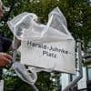 „Steht für Lebensgefühl und Humor Berlins“: Neuer Harald-Juhnke-Platz in Charlottenburg würdigt Entertainer