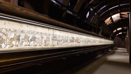 «Le prêt de la tapisserie de Bayeux est un symbole de notre histoire commune» : les dessous d’un déplacement outre-Manche qui fait grincer les dents