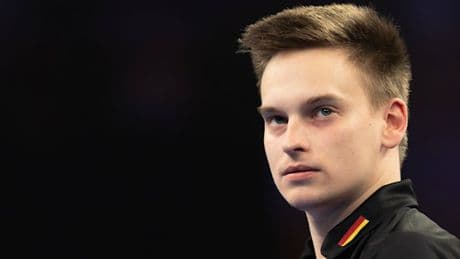 „Ich hatte Geldprobleme, spielte viel E-Dart in Kneipen“