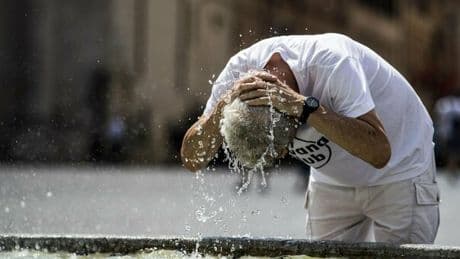 Meteo giugno, arriva il caldo africano (e l'estate): picchi oltre 32°. Ma alcune regioni sono a rischio temporali: ecco dove