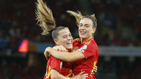 España cruza el malecón de los cuartos: vuelve a unas semifinales de la Euro tras 28 años (2-0)