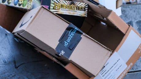 Verpackungsmüll richtig entsorgen: Muss man Pappe und Kartons zerkleinern?