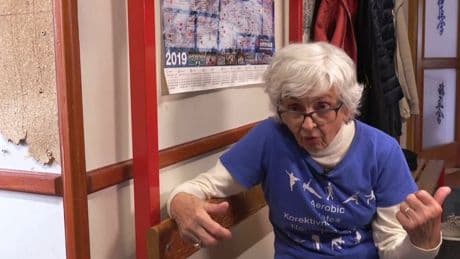Sie ist eine Legende - Power-Oma macht alle fit