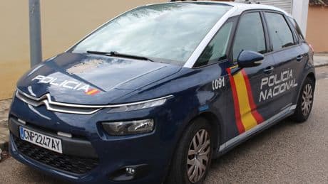 Detenido tras conducir a 170 km/hora sin carné por una vía interurbana