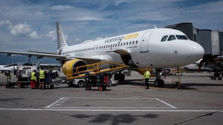 Vueling aangeklaagd voor antisemitisme om rel met misdragende Joodse tieners