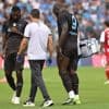 KIJK. Komt de competitiestart in gevaar? Romelu Lukaku valt (met spierblessure?) uit tijdens oefenduel
