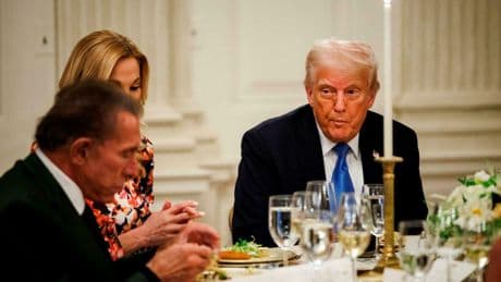 Pourquoi le « crypto-dîner » hors de prix de Donald Trump fait polémique
