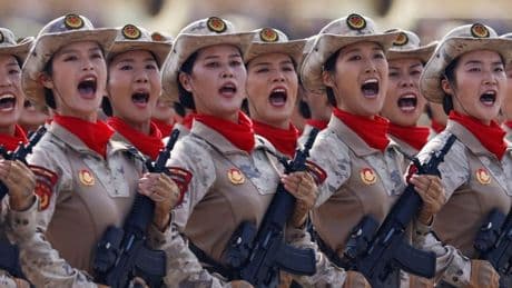 Militärparade in China: Xi warnt vor "Wahl zwischen Frieden und Krieg"