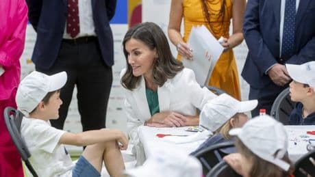 La reina Letizia visita de incógnito una librería en el centro de Madrid