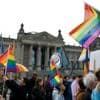 Duitse politici moeten regenboogvlaggen verwijderen uit kantoren