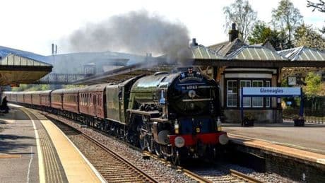 Incredible steam train from Paddington 2 to travel through 7 UK counties this summer