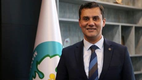 Ferdi Zeyrek hayatını kaybetti