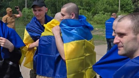 Rusia y Ucrania realizan el primer intercambio de un grupo de prisioneros de guerra menores de 25 años