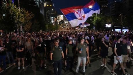 Balkan: Wieder Gewalt bei Protesten in Serbien