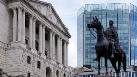 El Banco de Inglaterra baja por quinta vez los tipos y los deja en el 4%, mínimos de 2023