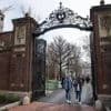 Une juge annule le gel de financements à Harvard décidé par Trump