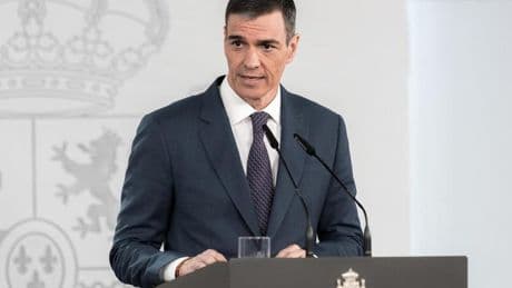 Sánchez carga contra las nucleares y señala a los «operadores privados»
