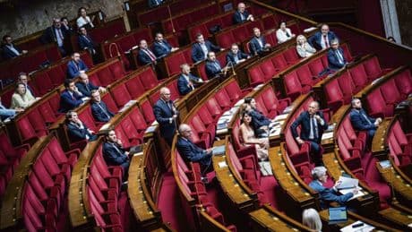 À l’Assemblée, Éric Ciotti et l’UDR défendent une « loi des copains » pour sauver la candidature de Marine Le Pen à l’élection présidentielle