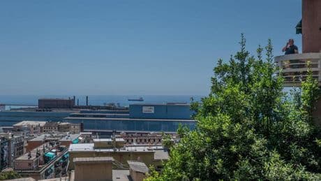 Ex Ilva, ipotesi forno elettrico a Cornigliano. Gli abitanti: “Abbiamo fame di lavoro, ma la salute non la baratteremo”