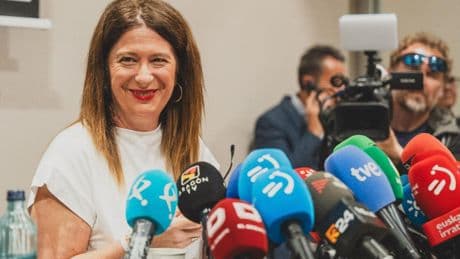 El PSOE intenta cambiar el foco de la corrupción al entregar a la Fiscalía el 'pen drive' de Leire con información contra la UCO