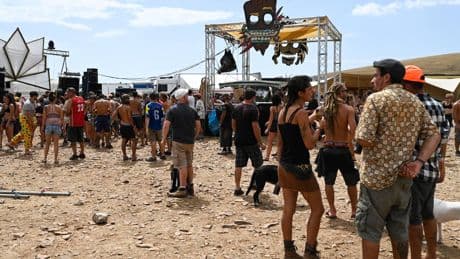 Lozère : environ 4000 personnes rassemblées sur le site d'une rave-party illégale