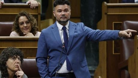 Sánchez se enzarza con Rufián al reprocharle este que «la izquierda no puede robar»