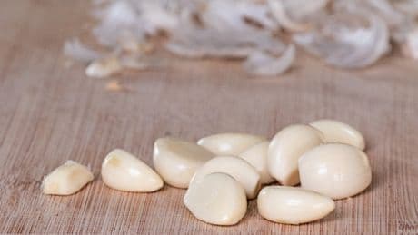 Frisch oder getrocknet: Dieser Knoblauch ist besser für unsere Gesundheit