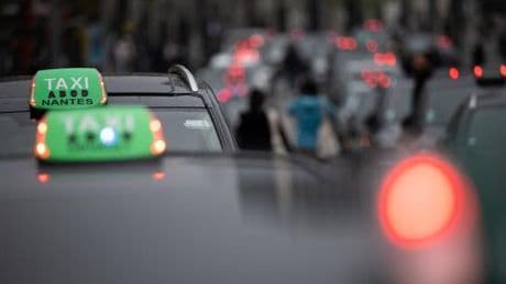 Transports de patients : l’Assurance-maladie dévoile les grandes lignes d’une nouvelle convention avec les taxis