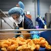 Van waardeloos afval tot nuttige grondstof: de sinaasappelschil