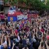28. Liga-Titel: Barças Meisterteam im offenen Bus von Tausenden gefeiert