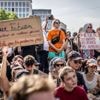 ‘Het laatste wat mijn broer heeft gevoeld toen hij op de grond lag, was een politieagent die hem fouilleerde’