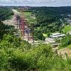Arbeitsunfall in Baden-Württemberg : Drei Brücken-Bauarbeiter stürzen mit Gondel in den Tod
