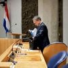 In verhit Gazadebat zegt deel oppositie vertrouwen in Veldkamp op