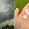 Onweersbuien trekken over Limburg: hagelbollen zo groot als knikkers uit de lucht gevallen