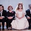 "Journée de noces chez les Cromagnons" : Wajdi Mouawad explore la folie familiale dans une pièce à huis clos sous les bombes