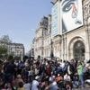 À Paris, quelque 200 migrants prêts à dormir devant la mairie