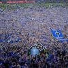 Zeker 20 zwaargewonden na bestorming veld bij viering promotie Hamburger SV