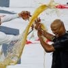 Bayern viert (met een traantje): Müller krijgt knap eerbetoon bij laatste thuismatch, Kompany onder het bier