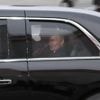 Applaus und langer Handschlag: Trump und Putin fahren überraschend gemeinsam zum Tagungsort