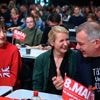 "Fast vom Stuhl gefallen": Jan van Aken erzählt von seiner Rheinmetall-Aktie