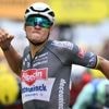 VIDEO. Tour de France 2025 : le résumé de la 2e étape et du coup double de Mathieu van der Poel, vainqueur en costaud et nouveau porteur du maillot jaune