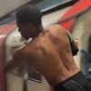 KIJK. Razende metropassagier mag niet uit hete Londense wagon en trapt raam in