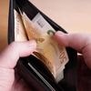Un portefeuille retrouvé 11 ans plus tard sous le capot d’une voiture ayant parcouru 240 000 km